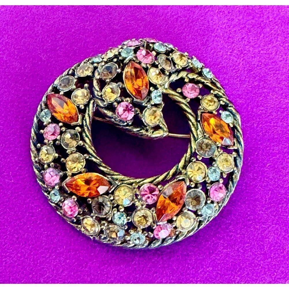 Vintage 1950s Antique Gold finish Rhinestone Brooch, Unmarked